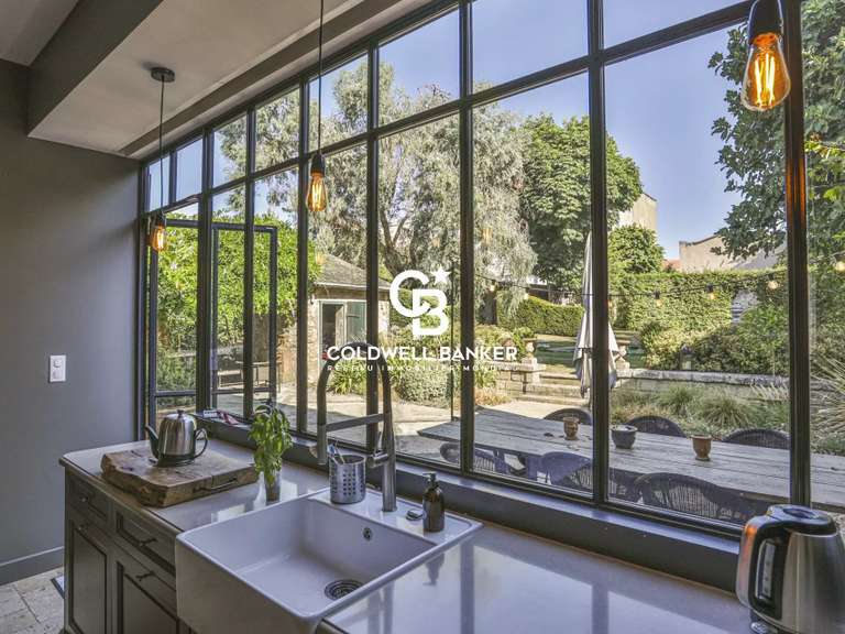 Maison La Roche-sur-Yon - 3 chambres - 315m²