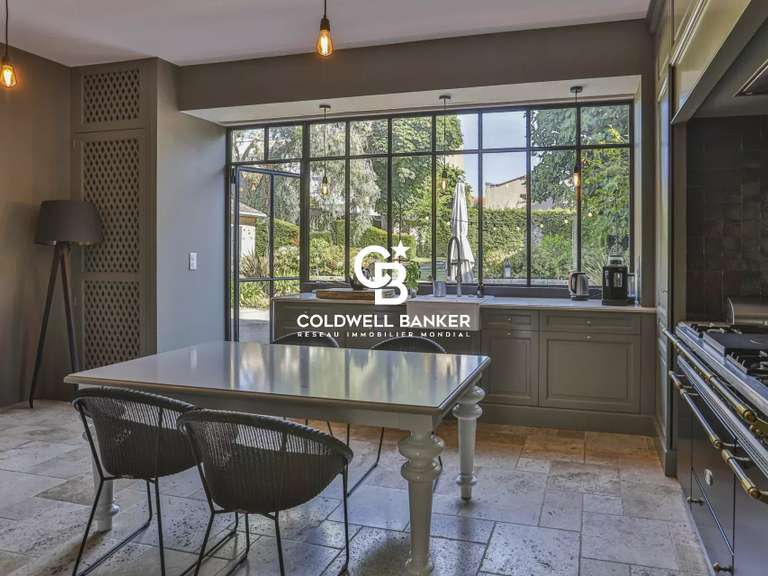 Maison La Roche-sur-Yon - 3 chambres - 315m²