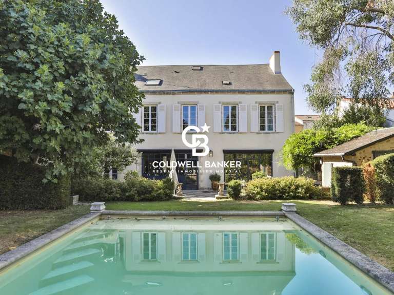 Maison La Roche-sur-Yon - 3 chambres - 315m²