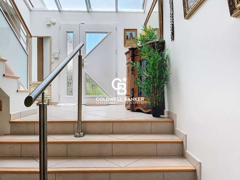 Maison La Roche-sur-Yon - 5 chambres - 188m²