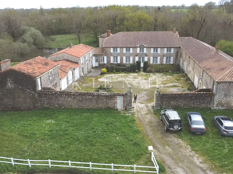 Vente Propriété La Roche-sur-Yon - 8 chambres