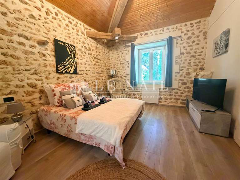 Propriété La Rochefoucauld-en-Angoumois - 7 chambres - 350m²