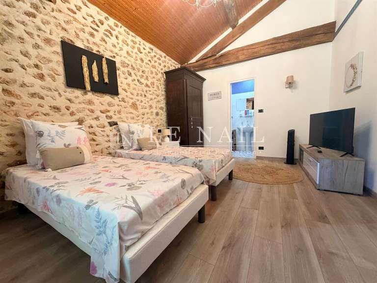 Propriété La Rochefoucauld-en-Angoumois - 7 chambres - 350m²