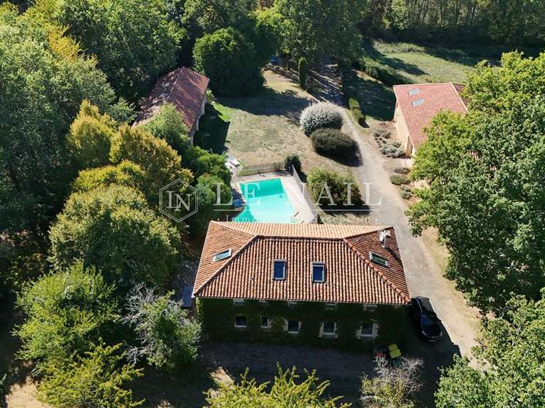 Propriété La Rochefoucauld-en-Angoumois - 7 chambres - 350m²