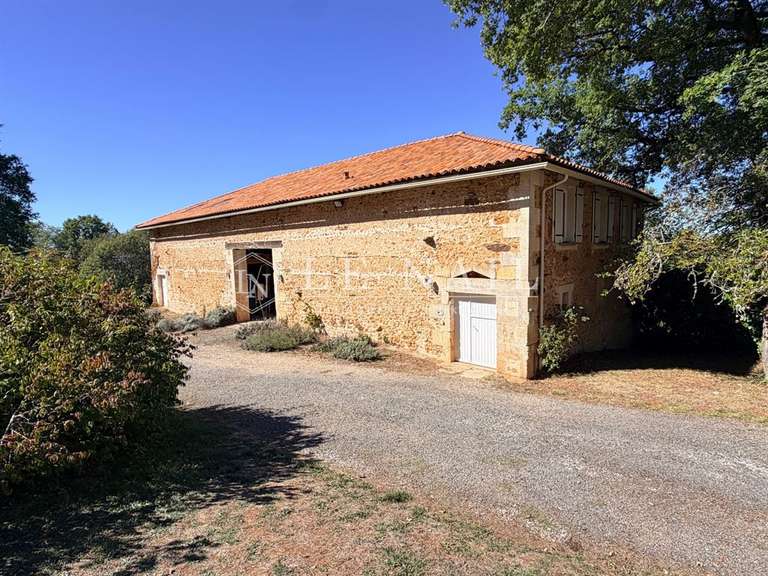 Propriété La Rochefoucauld-en-Angoumois - 7 chambres - 350m²