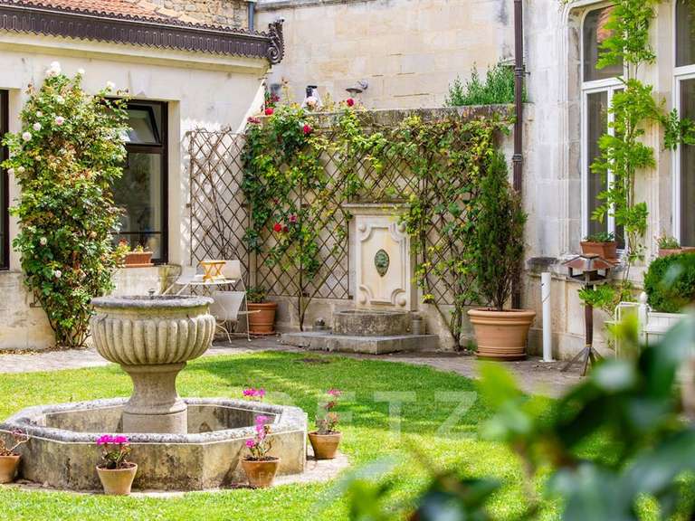 Hôtel particulier La Rochelle - 8 chambres - 574m²