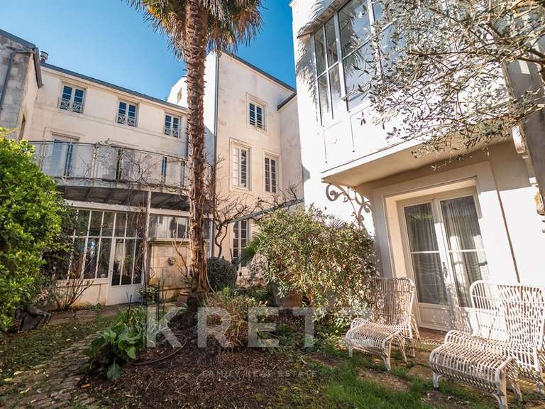 Hôtel particulier La Rochelle - 11 chambres - 570m²