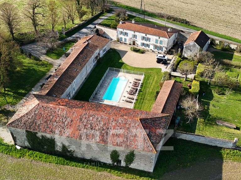 Mill La Rochelle - 20 bedrooms - 820m²