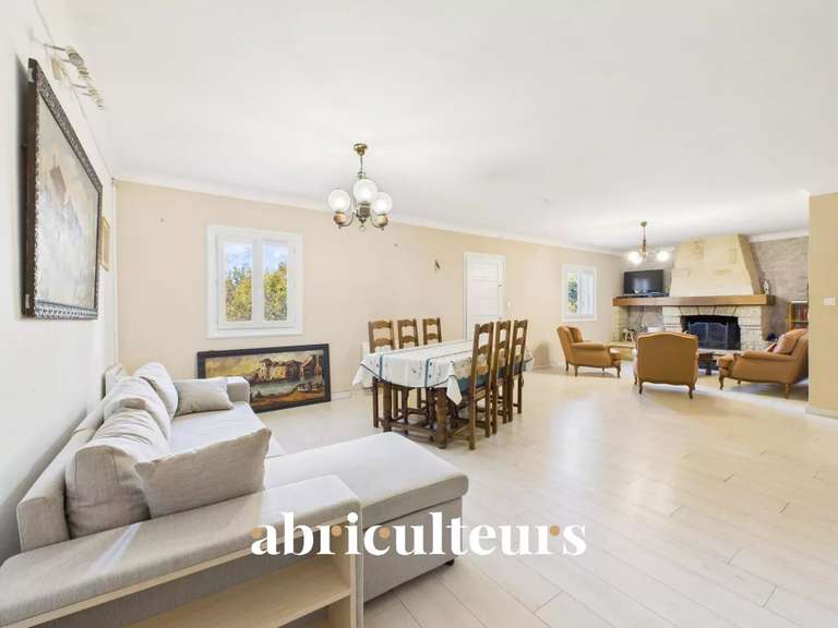 Maison La Roque-d'Anthéron - 5 chambres - 232m²