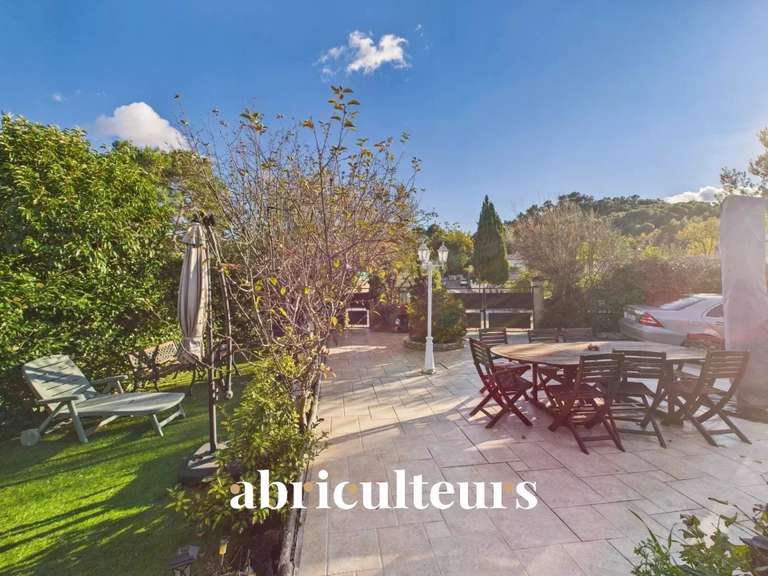 Maison La Roque-d'Anthéron - 5 chambres - 232m²