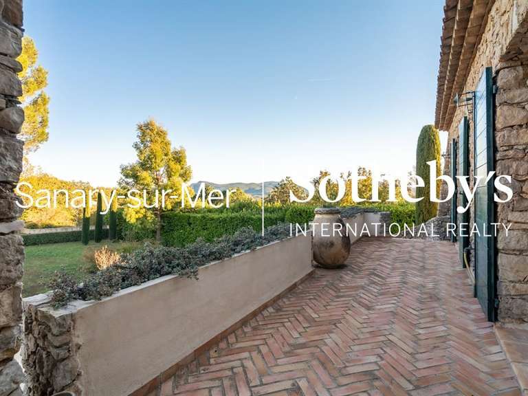 Maison La Roquebrussanne - 6 chambres - 250m²