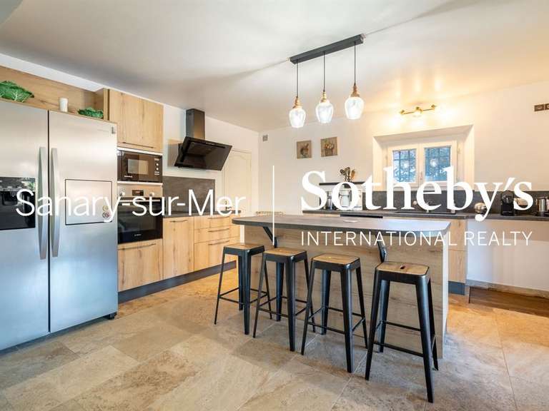 Maison La Roquebrussanne - 6 chambres - 250m²
