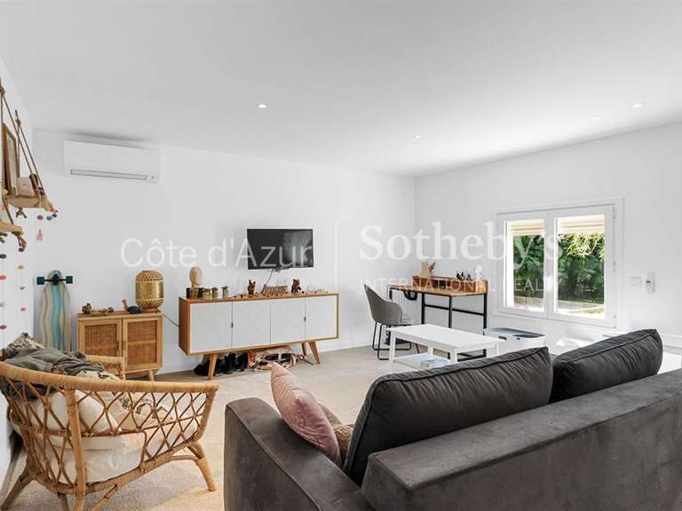 Maison La Roquette-sur-Siagne - 5 chambres - 203m²