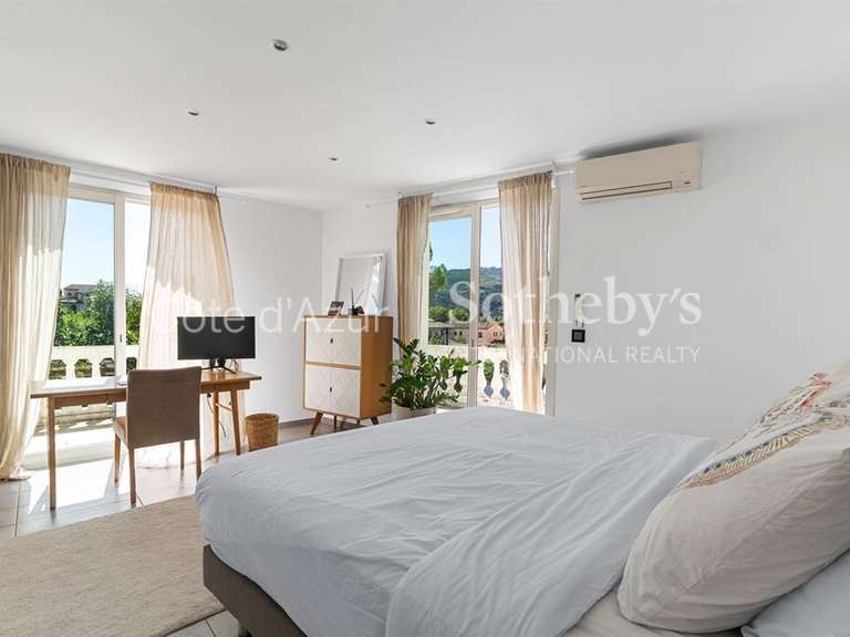 Maison La Roquette-sur-Siagne - 5 chambres - 203m²