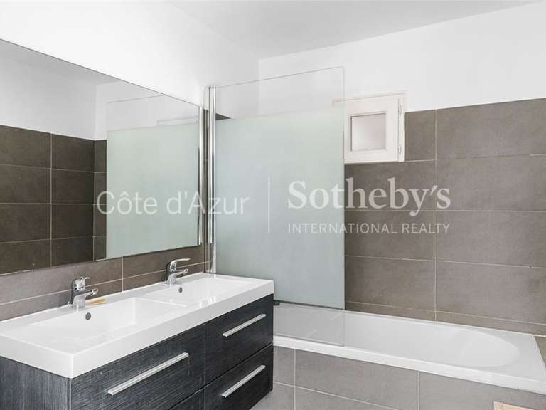 Maison La Roquette-sur-Siagne - 5 chambres - 203m²