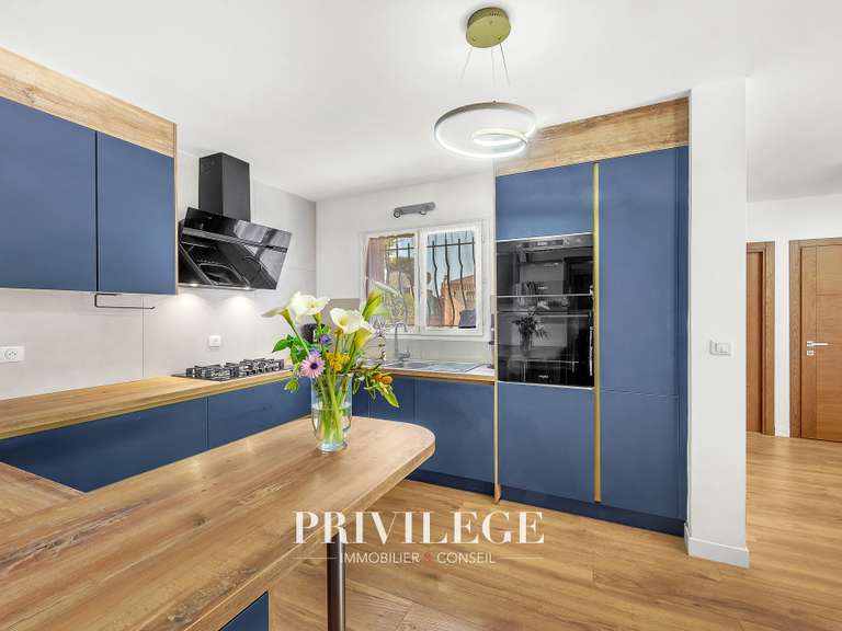 Maison La Roquette-sur-Siagne - 6 chambres - 223m²