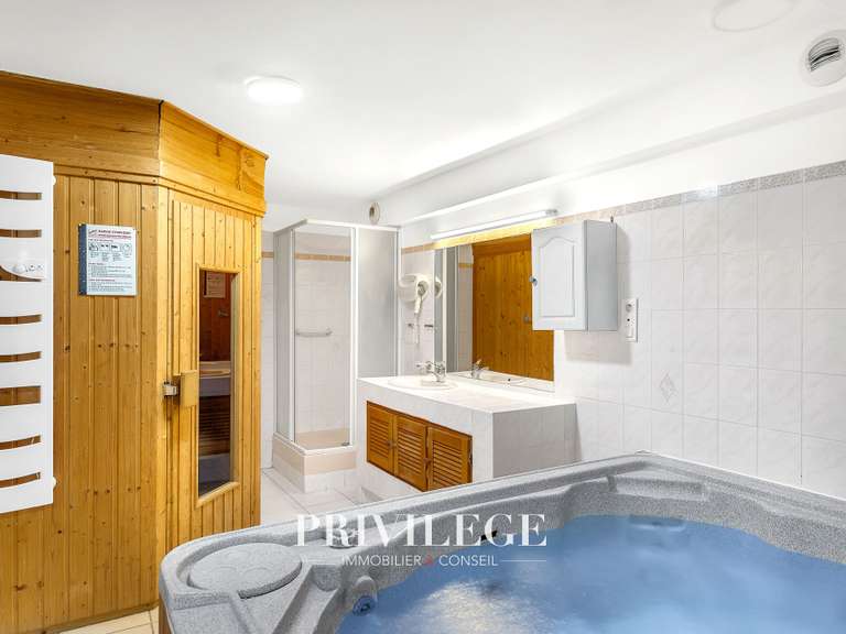 Maison La Roquette-sur-Siagne - 6 chambres - 223m²