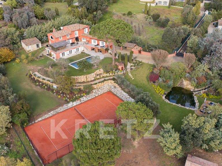 Maison La Roquette-sur-Siagne - 5 chambres - 328m²