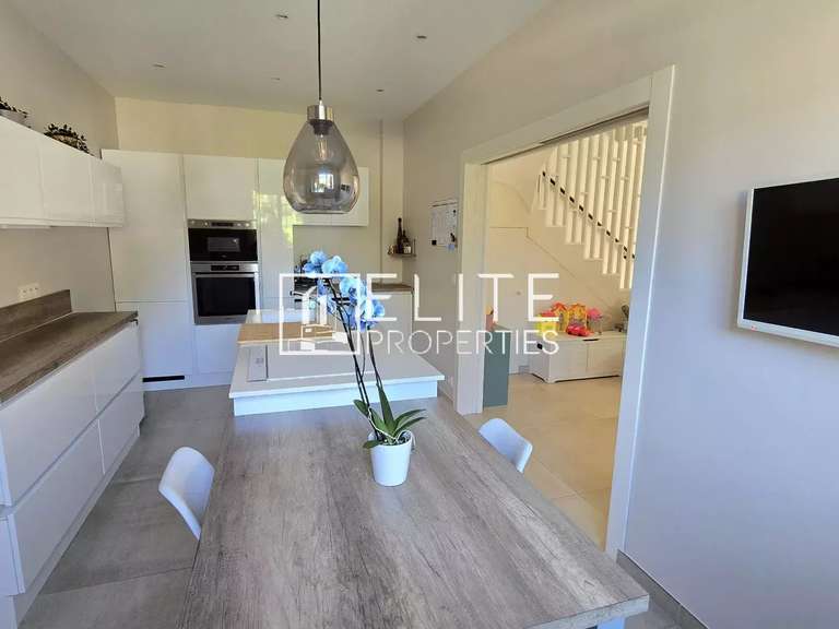 Maison La Roquette-sur-Siagne - 3 chambres - 95m²