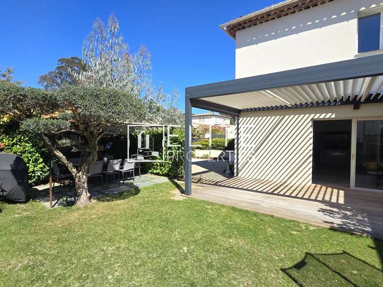 Maison La Roquette-sur-Siagne - 3 chambres - 95m²