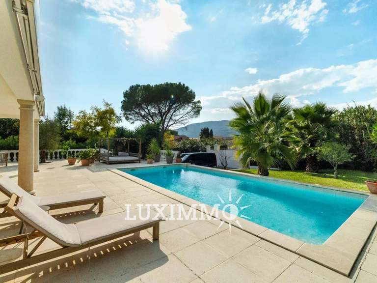 Villa La Roquette-sur-Siagne - 5 chambres - 203m²