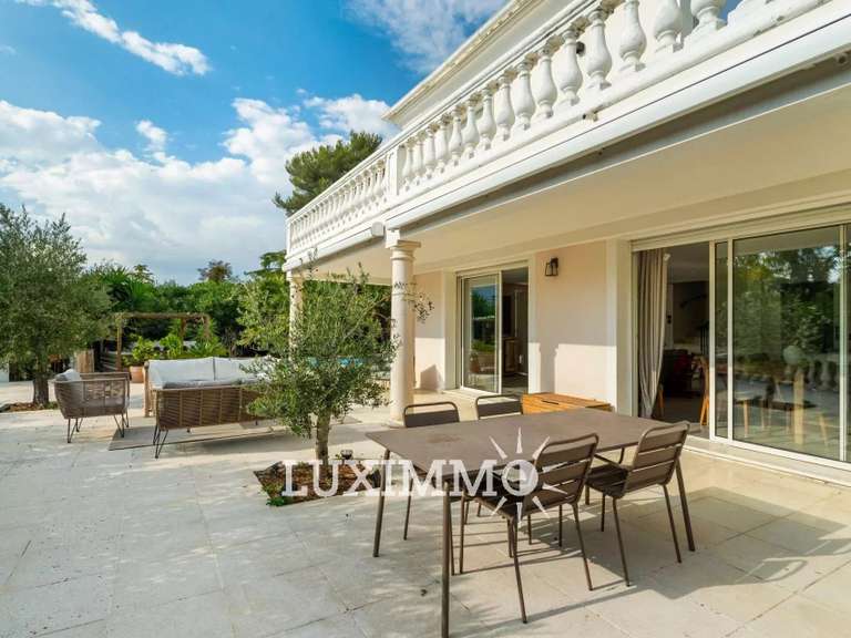 Villa La Roquette-sur-Siagne - 5 chambres - 203m²