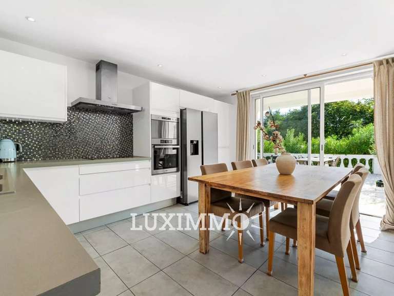 Villa La Roquette-sur-Siagne - 5 chambres - 203m²