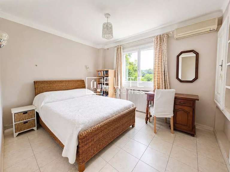 Villa La Roquette-sur-Siagne - 5 chambres - 243m²
