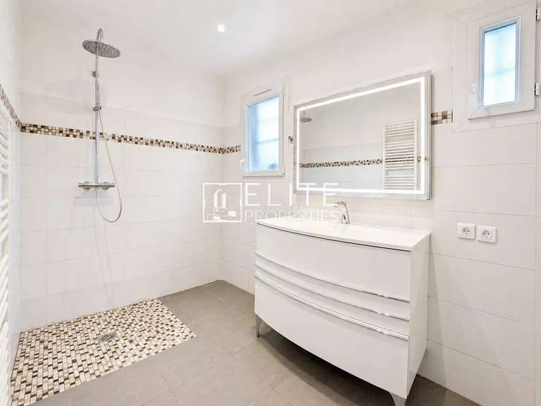 Villa La Roquette-sur-Siagne - 5 chambres - 243m²