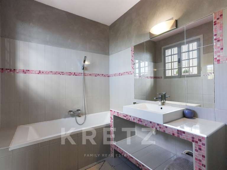 Maison La Roquette-sur-Var - 6 chambres - 320m²