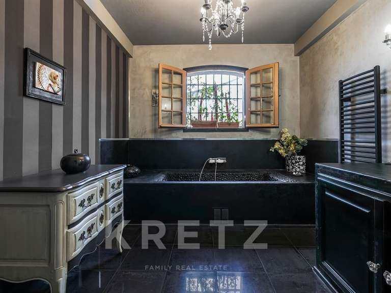 Maison La Roquette-sur-Var - 6 chambres - 320m²