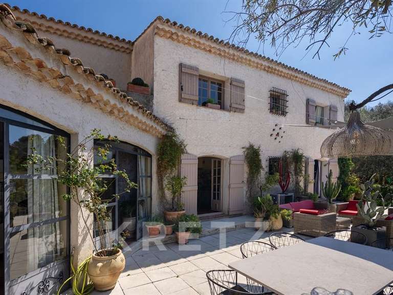 Maison La Roquette-sur-Var - 6 chambres - 320m²
