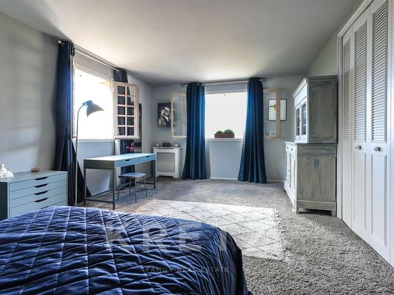 Maison La Roquette-sur-Var - 6 chambres - 320m²