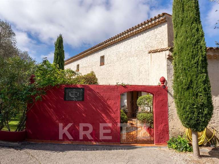 Maison La Roquette-sur-Var - 6 chambres - 320m²