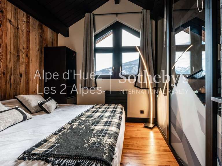Chalet La Salle les Alpes - 5 chambres - 352m²
