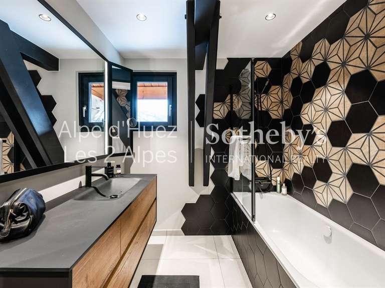 Chalet La Salle les Alpes - 5 chambres - 352m²