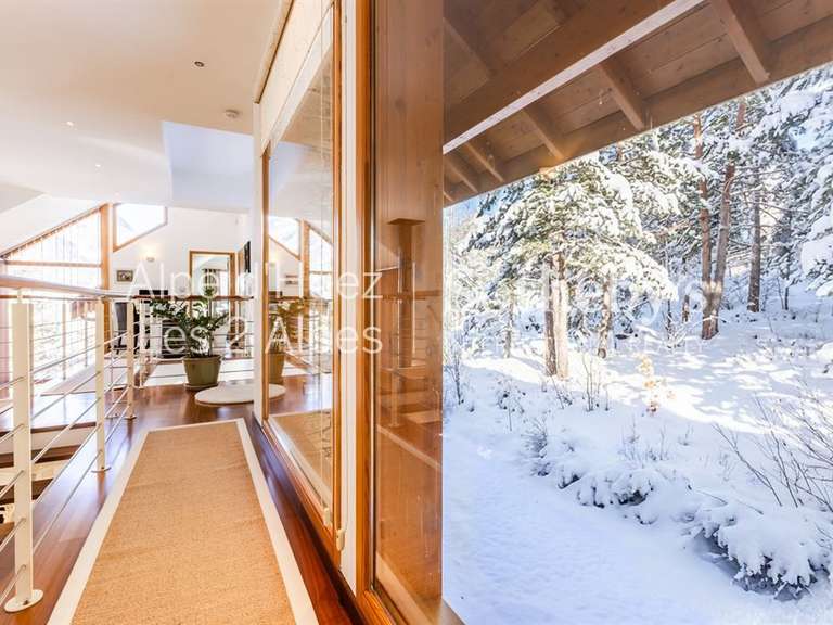 Chalet La Salle les Alpes - 4 chambres - 388m²