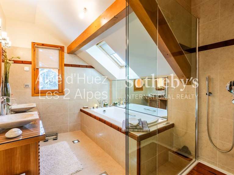 Chalet La Salle les Alpes - 4 chambres - 388m²