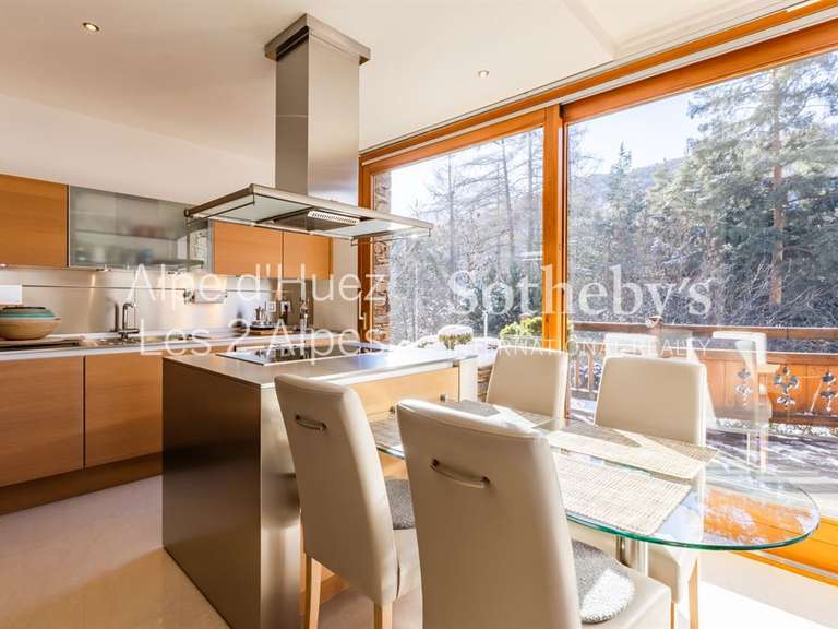 Chalet La Salle les Alpes - 4 chambres - 388m²