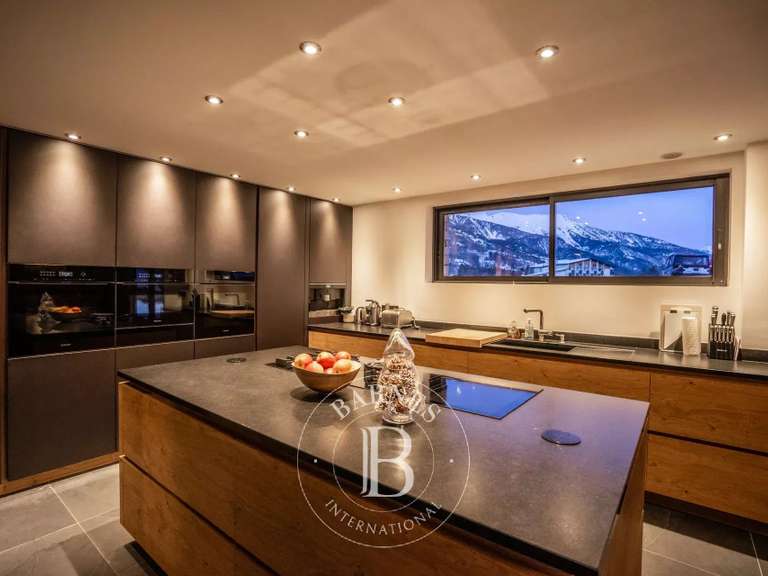 Chalet La Salle les Alpes - 8 chambres - 430m²