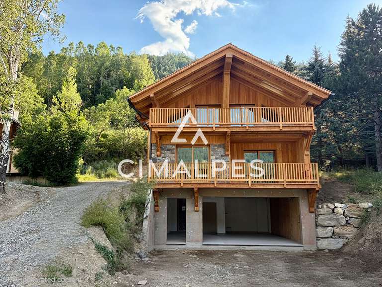 Chalet La Salle les Alpes - 5 chambres - 280m²