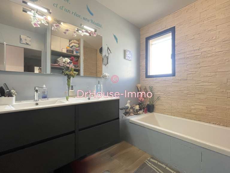 Villa La Salvetat-Saint-Gilles - 5 chambres - 165m²