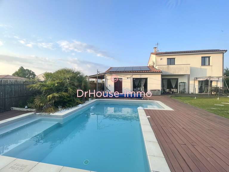Villa La Salvetat-Saint-Gilles - 5 chambres - 165m²