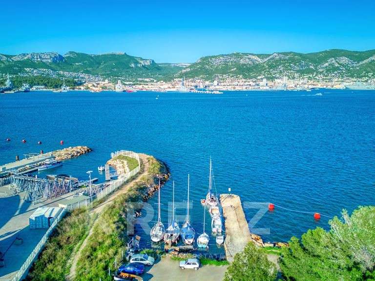 Appartement La Seyne-sur-Mer - 4 chambres - 184m²