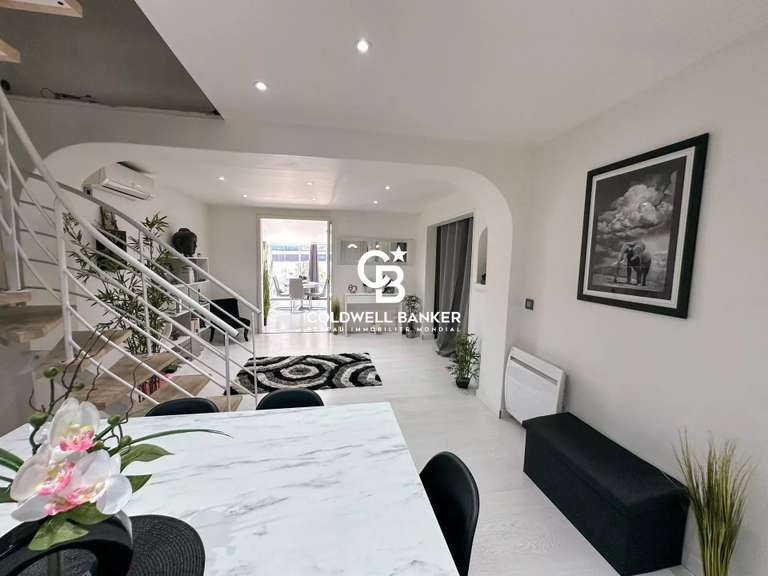 Maison La Seyne-sur-Mer - 3 chambres - 130m²