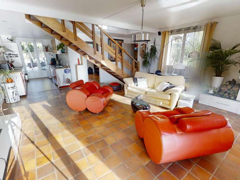Maison La Seyne-sur-Mer - 8 chambres - 224m²