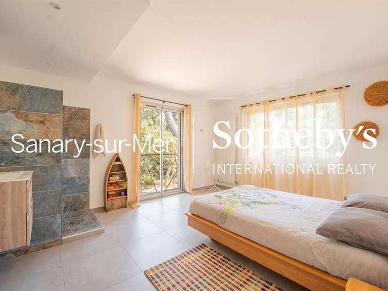 Maison La Seyne-sur-Mer - 4 chambres - 215m²