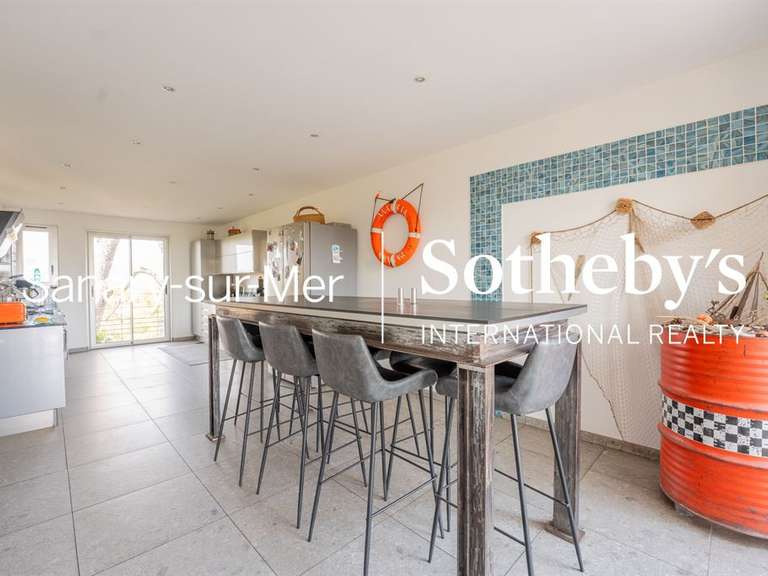 Maison La Seyne-sur-Mer - 4 chambres - 215m²
