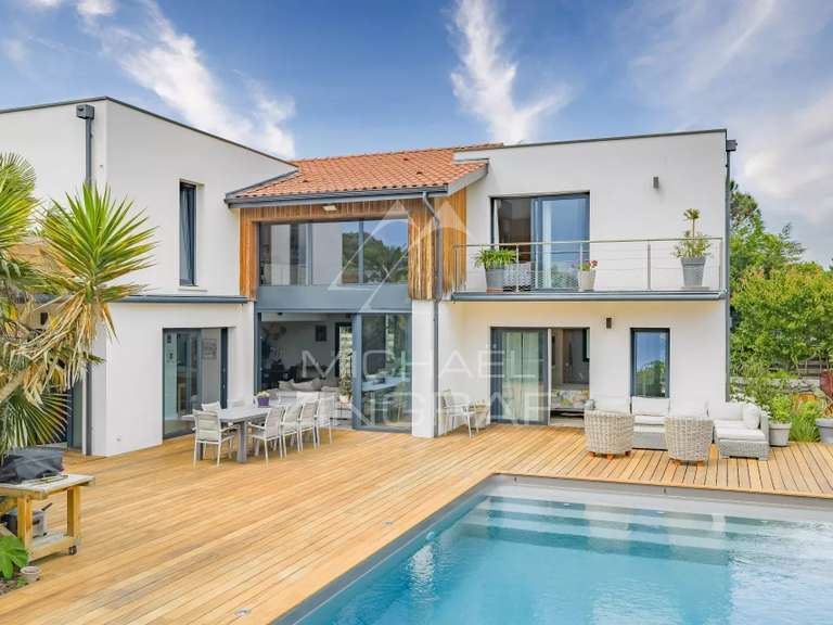 Maison La Teste-de-Buch - 4 chambres - 220m²