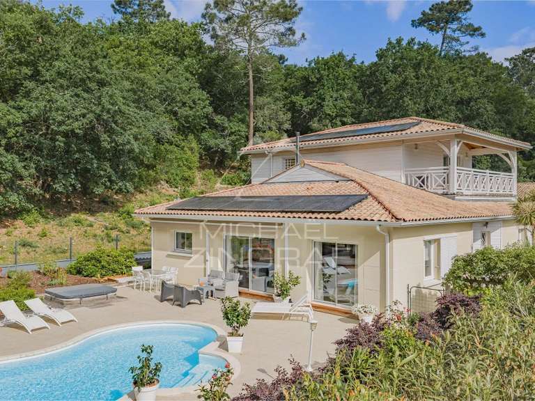 Maison La Teste-de-Buch - 4 chambres - 223m²
